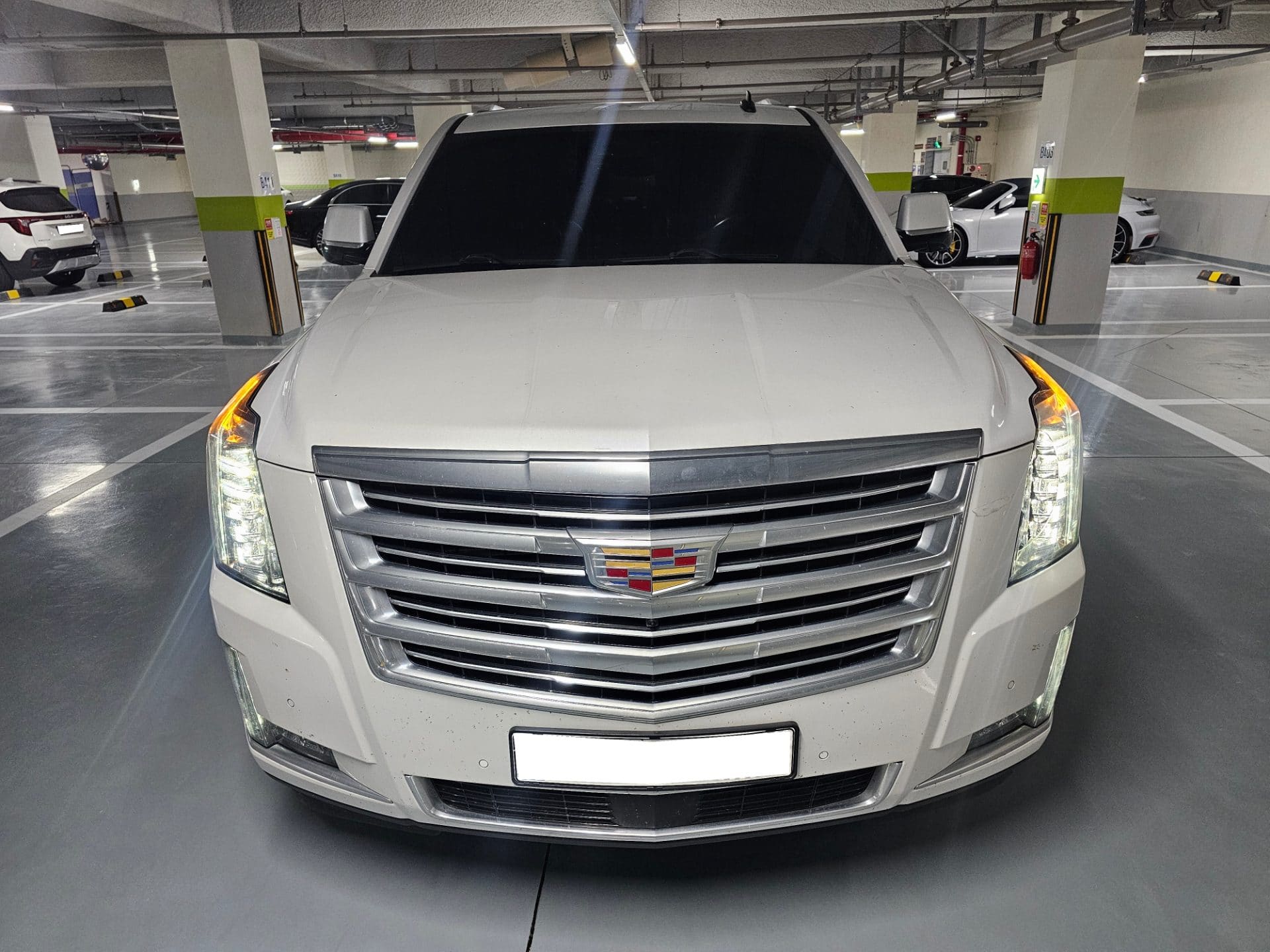 2017 Cadillac Escalade 6.2 V8 ESV (S/N: 120954) 2