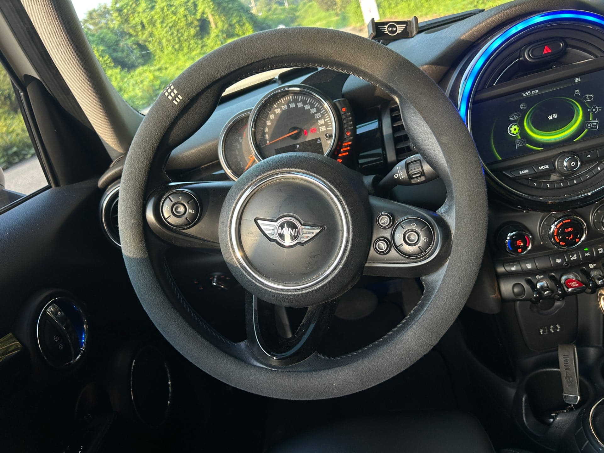 2015 Mini Cooper 5-door (S/N: B05592) 39