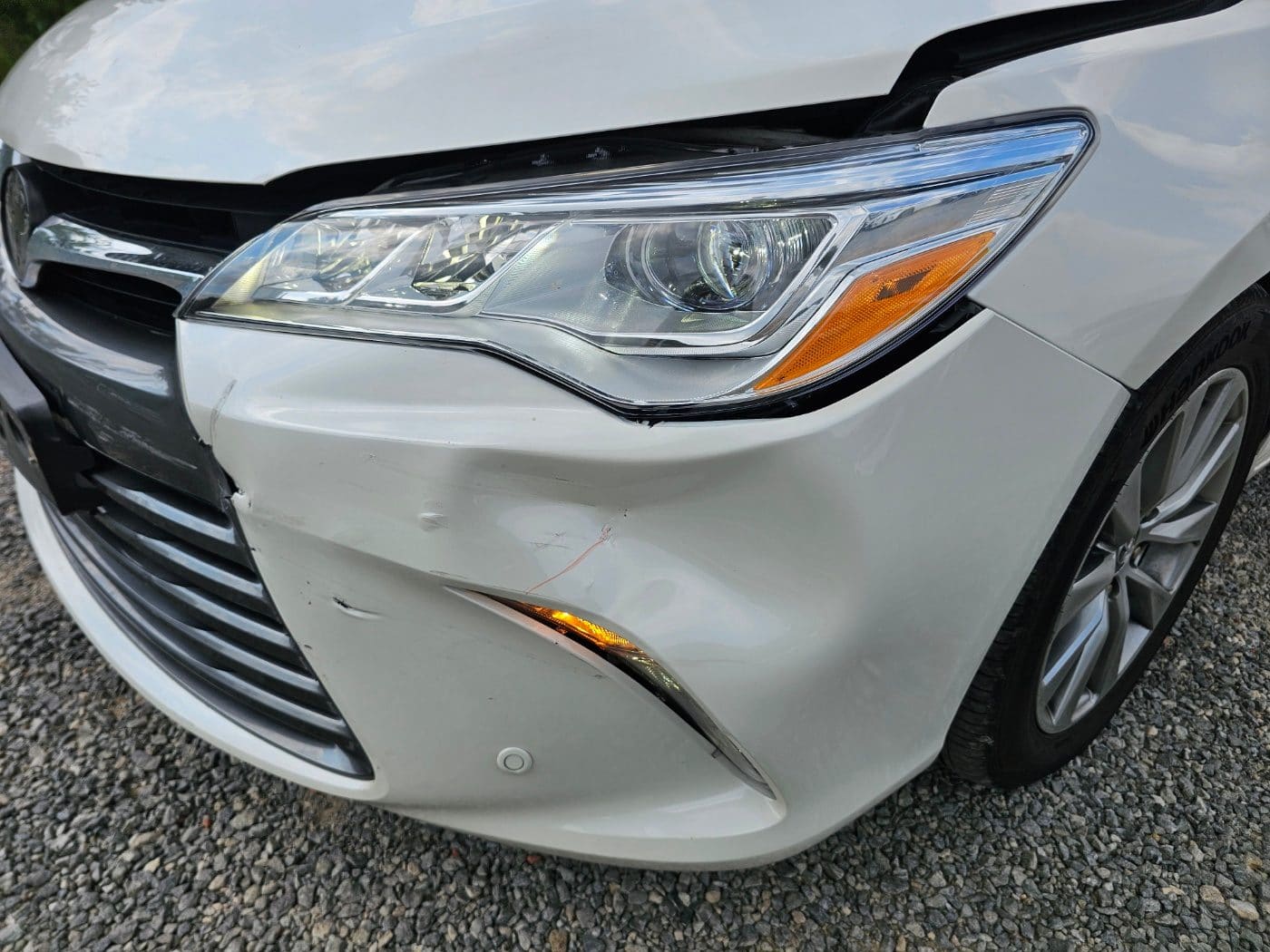 2016 Toyota New Camry Hybrid XLE (S/N: 186463) 10