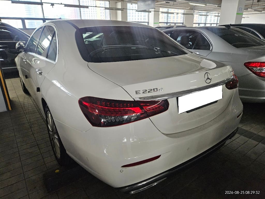 2022 Benz E-Class W213 E220d 4MATIC (036333) pre-producted 12