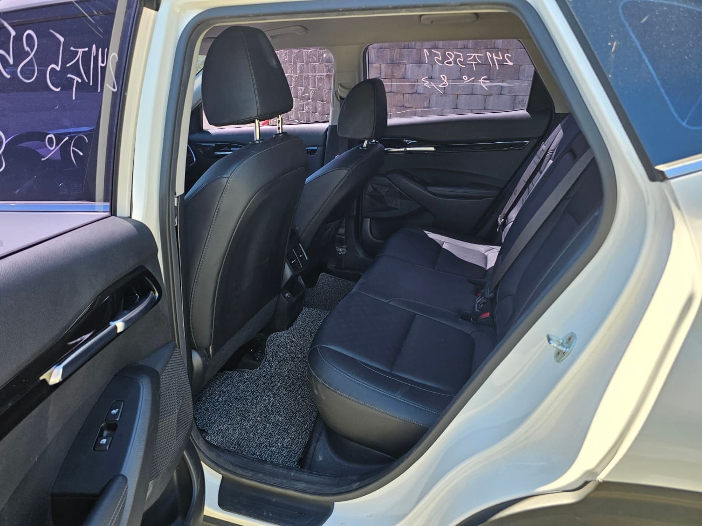 2020 Kia 2020 Seltos Gasoline 1.6 Turbo 2WD (S/N: 003454) 24