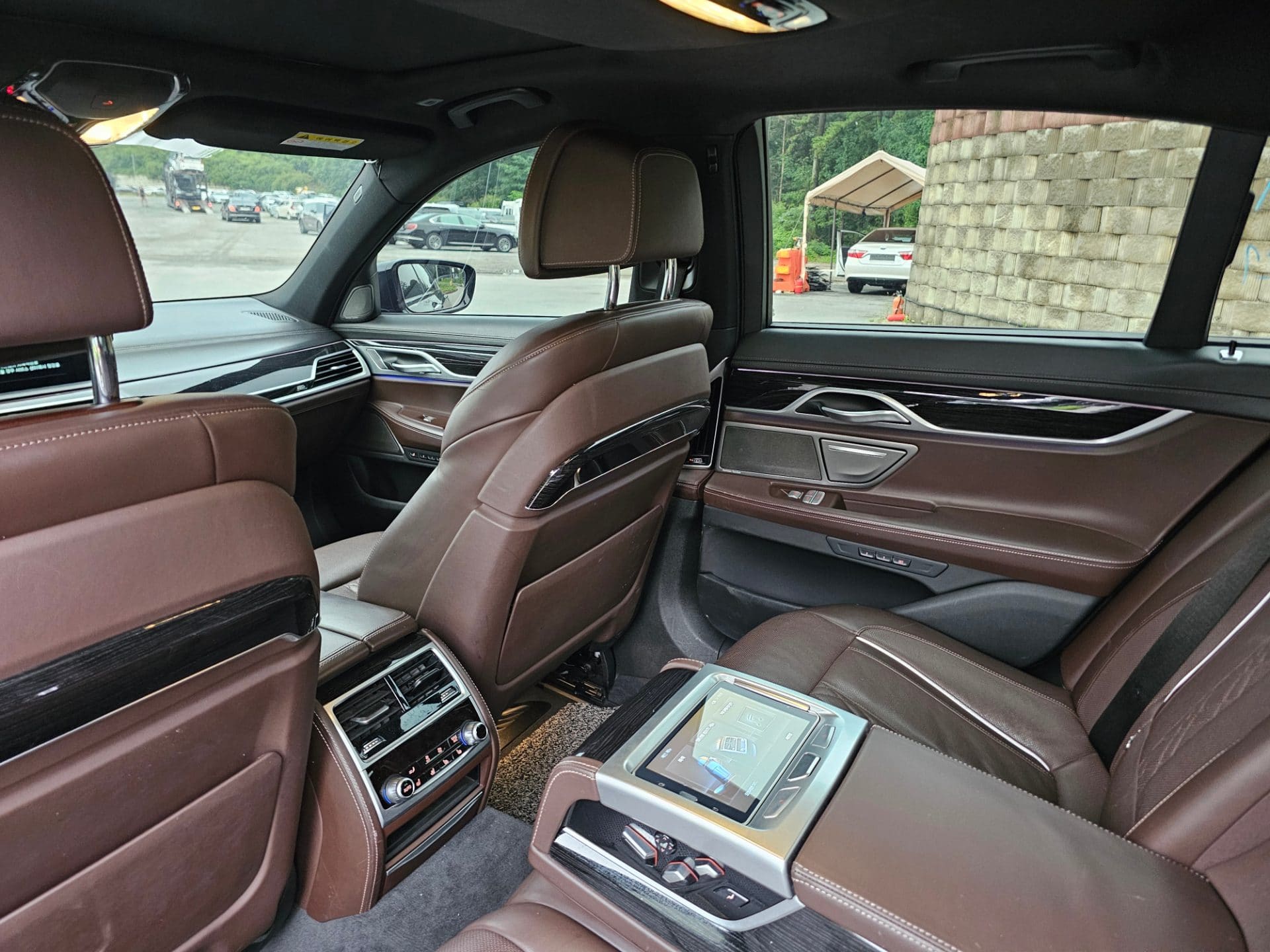 2018 BMW 7 Series (G11) 740d xDrive M Sport (S/N: 074042) 35