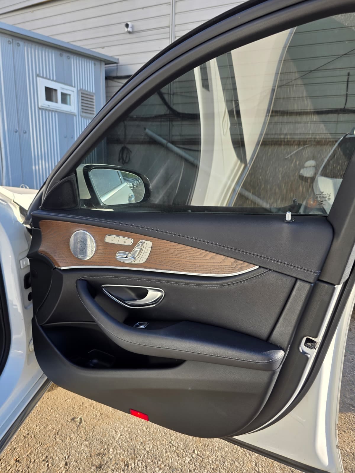 2018 Benz E-Class W213 E300 4MATIC Exclusive (423232) pre-producted 35