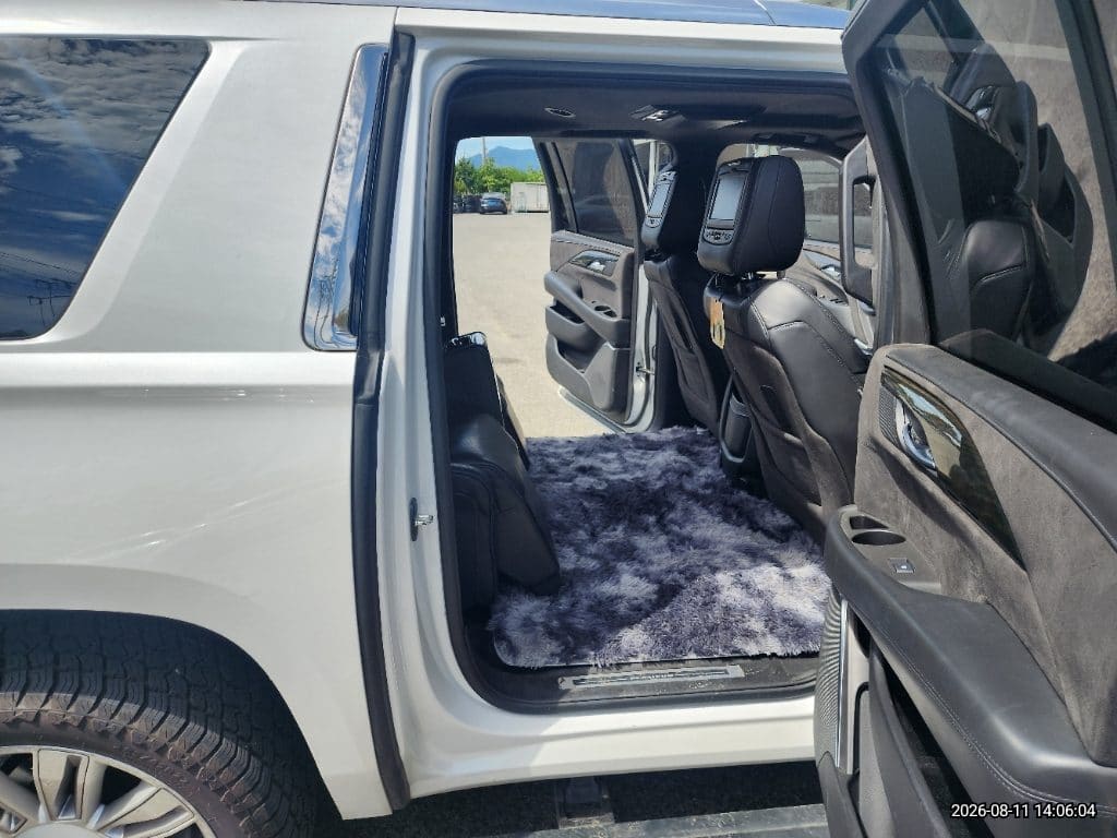 2017 Cadillac Escalade 6.2 V8 ESV (120954) pre-producted 6