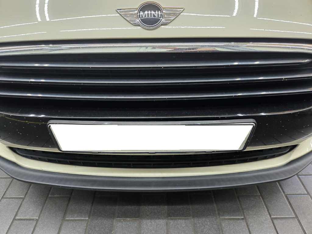 2017 Mini Cooper D Clubman (E67648) pre-producted