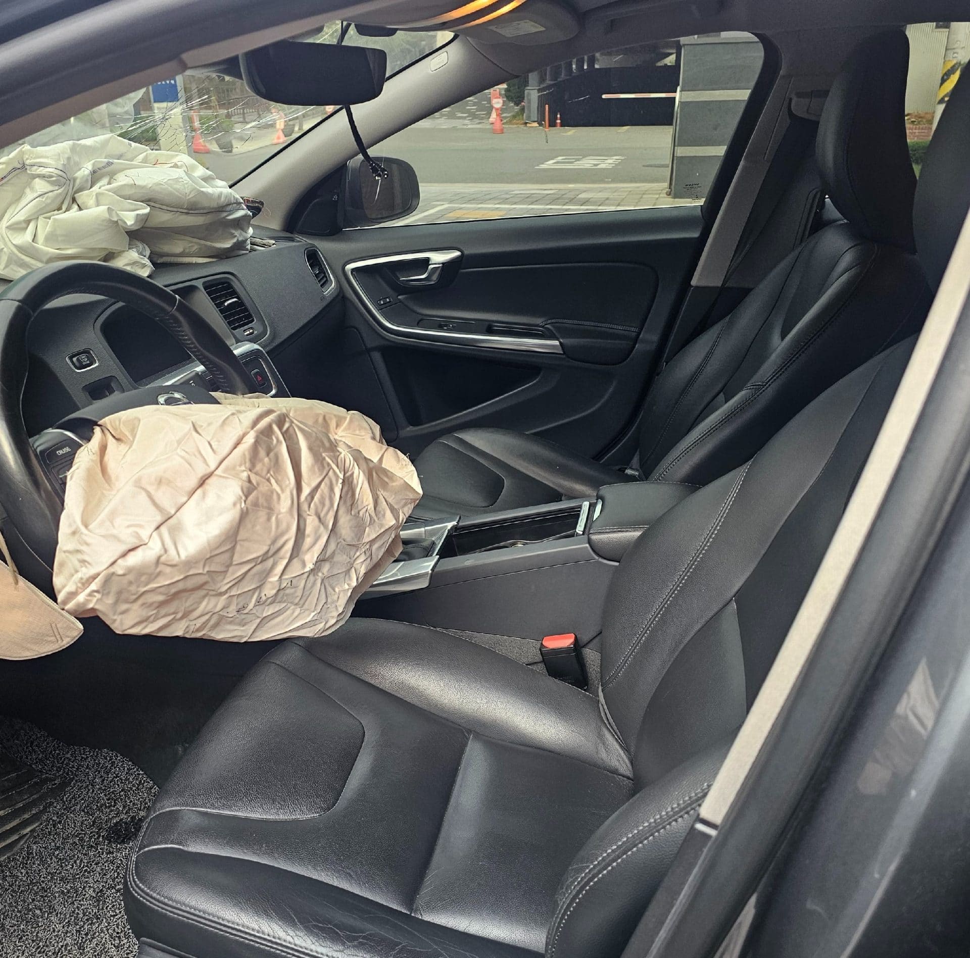 2017 Volvo New S60 D3 (440683) pre-producted 16