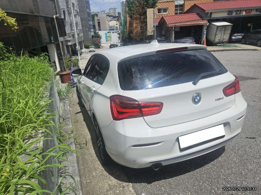 2016 BMW 1 Series (F20) 118d Sport (803918) pre-producted 4