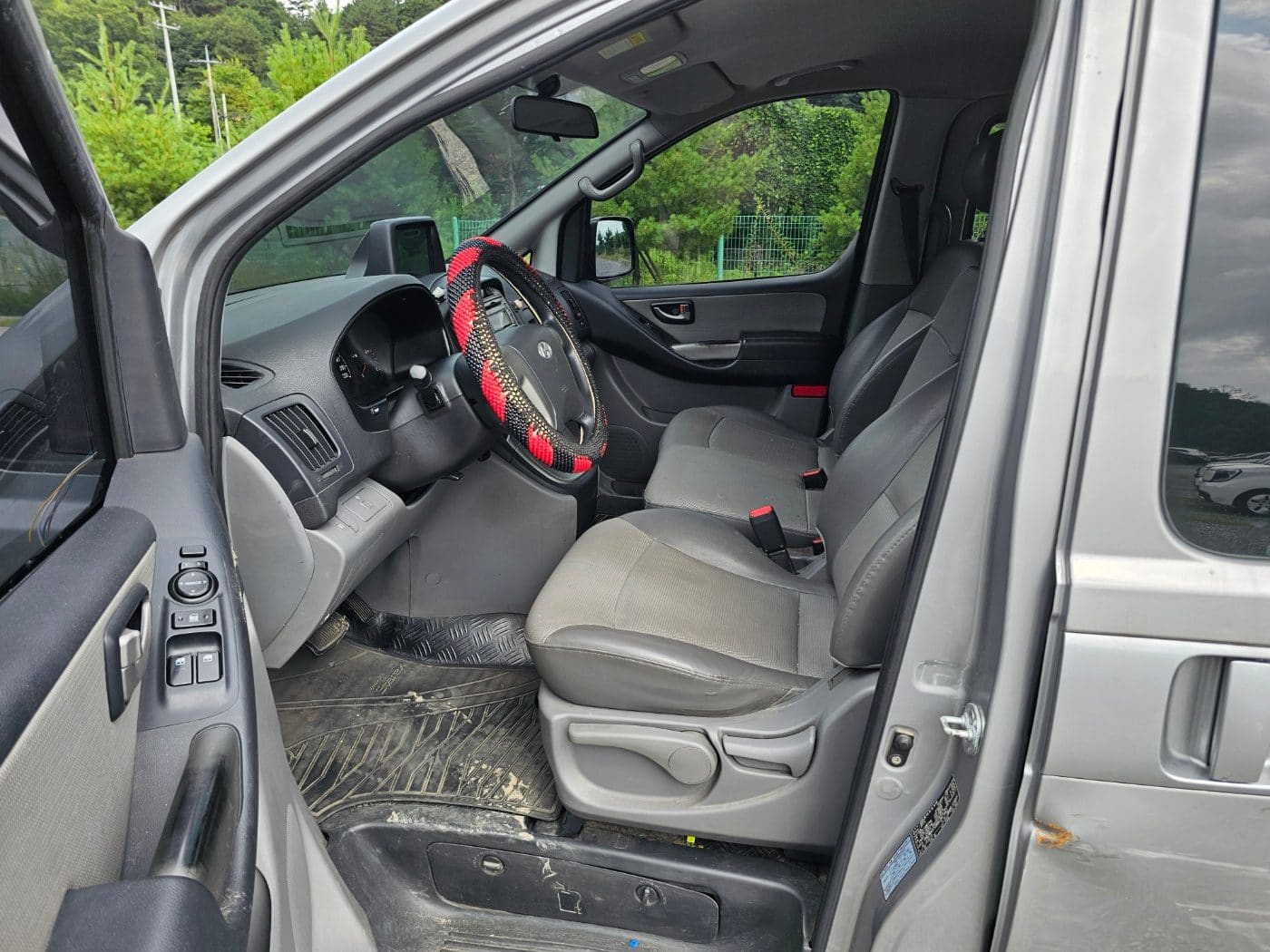 2011 Hyundai Grand Starex 12seats CVX (S/N: 367941) 38