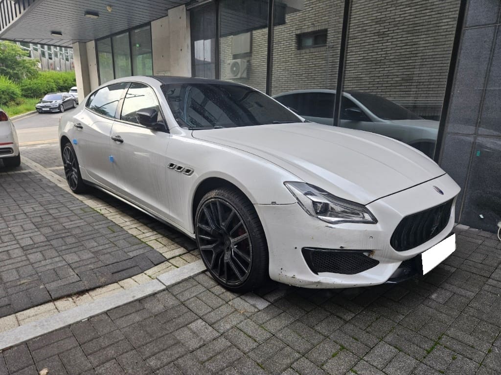 2018 Maserati Quattroporte S Q4 (306262) pre-producted