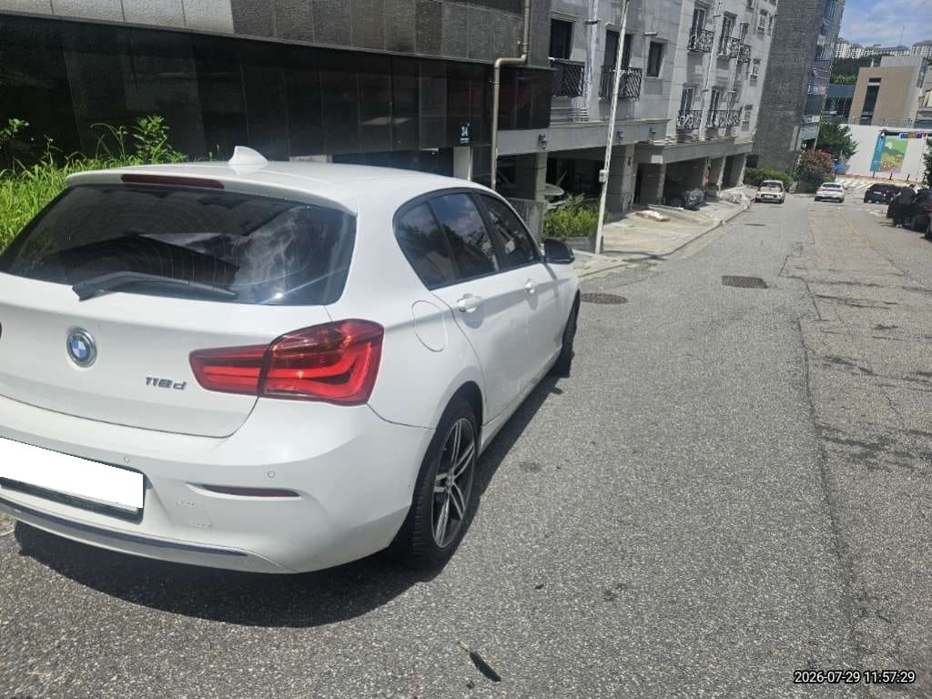 2016 BMW 1 Series (F20) 118d Sport (803918) pre-producted 2