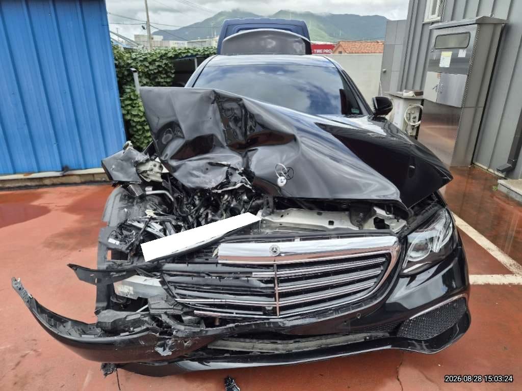 2019 Benz E-Class (W213) E300e (674404) pre-producted 3