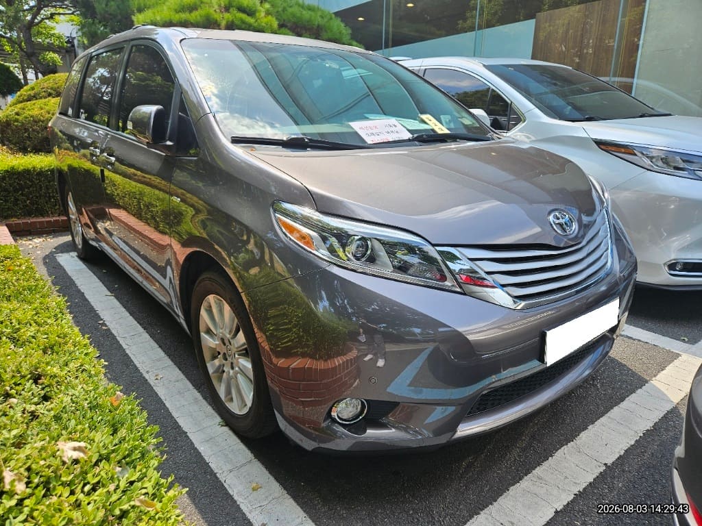 2016 Toyota Sienna 3.5 AWD (130166) pre-producted