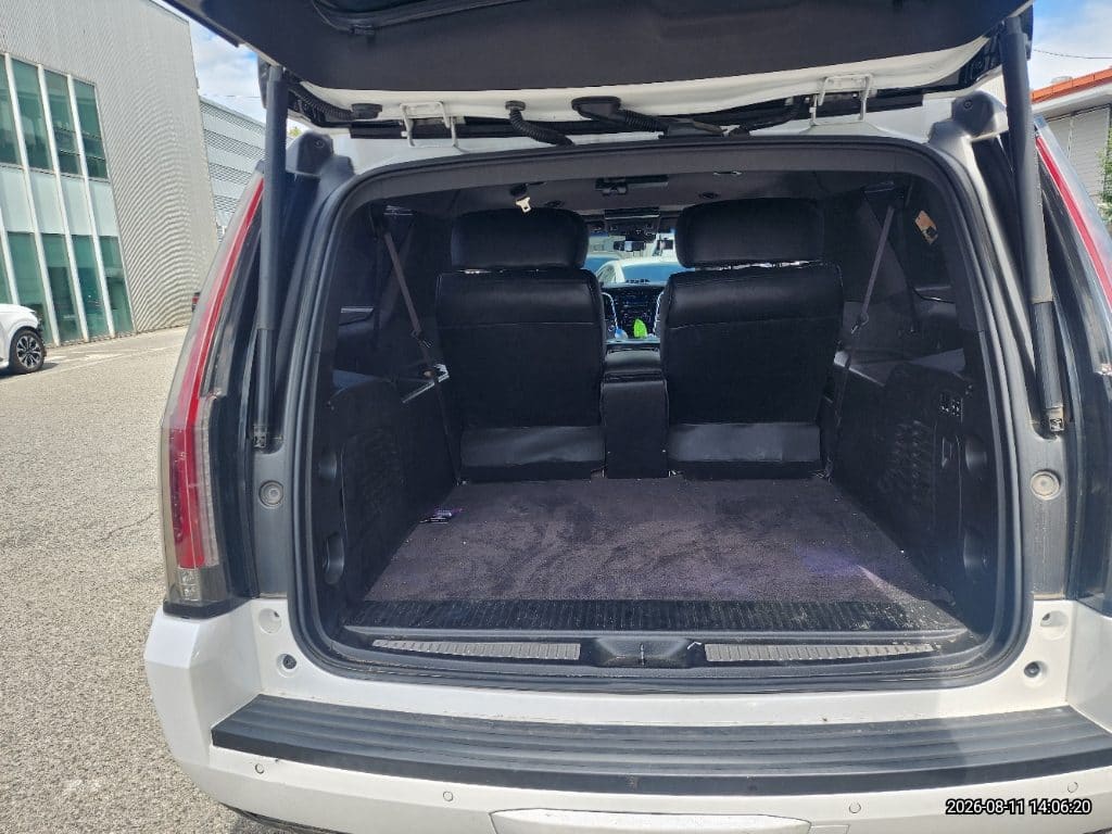 2017 Cadillac Escalade 6.2 V8 ESV (120954) pre-producted 12