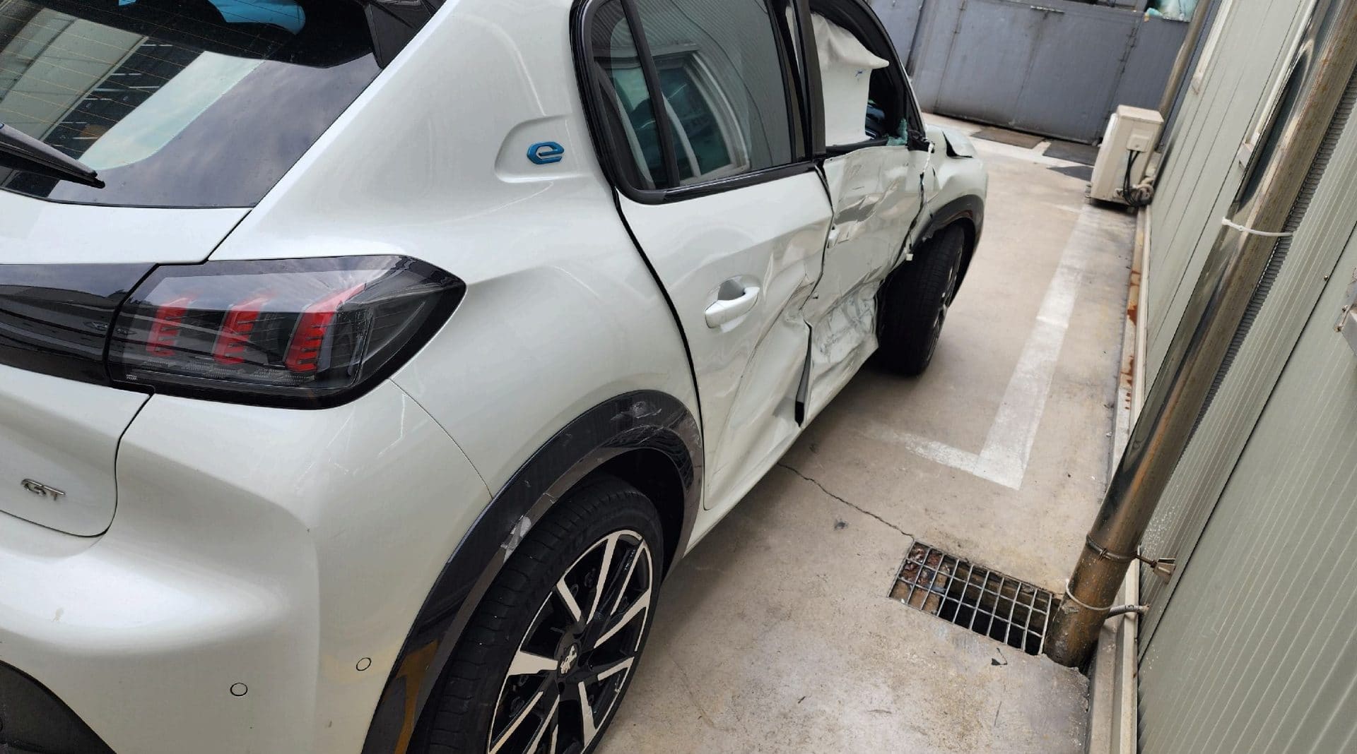 2022 Peugeot e-208 (042155) pre-producted 8