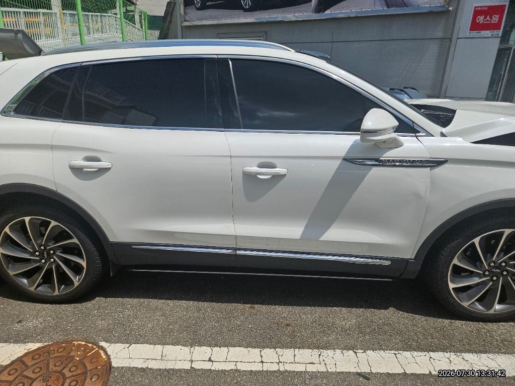 2022 Lincoln Nautilus 2.7 202 AWD (L01899) pre-producted 9