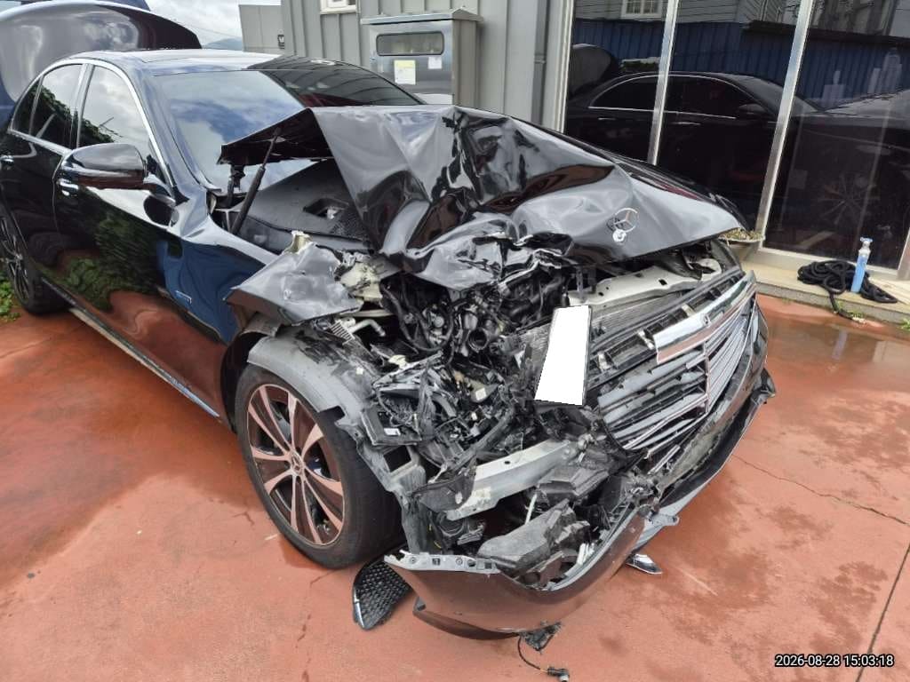 2019 Benz E-Class (W213) E300e (674404) pre-producted 2