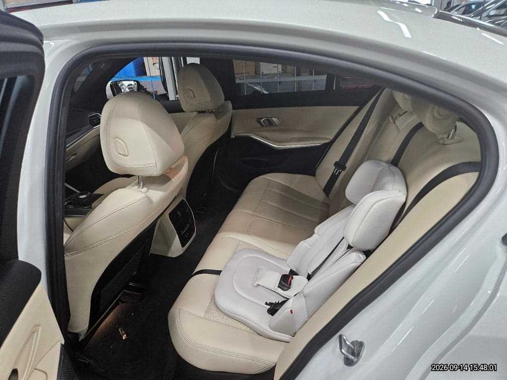 2023 BMW 3 Series (G20) 330e (P79734) pre-producted 9
