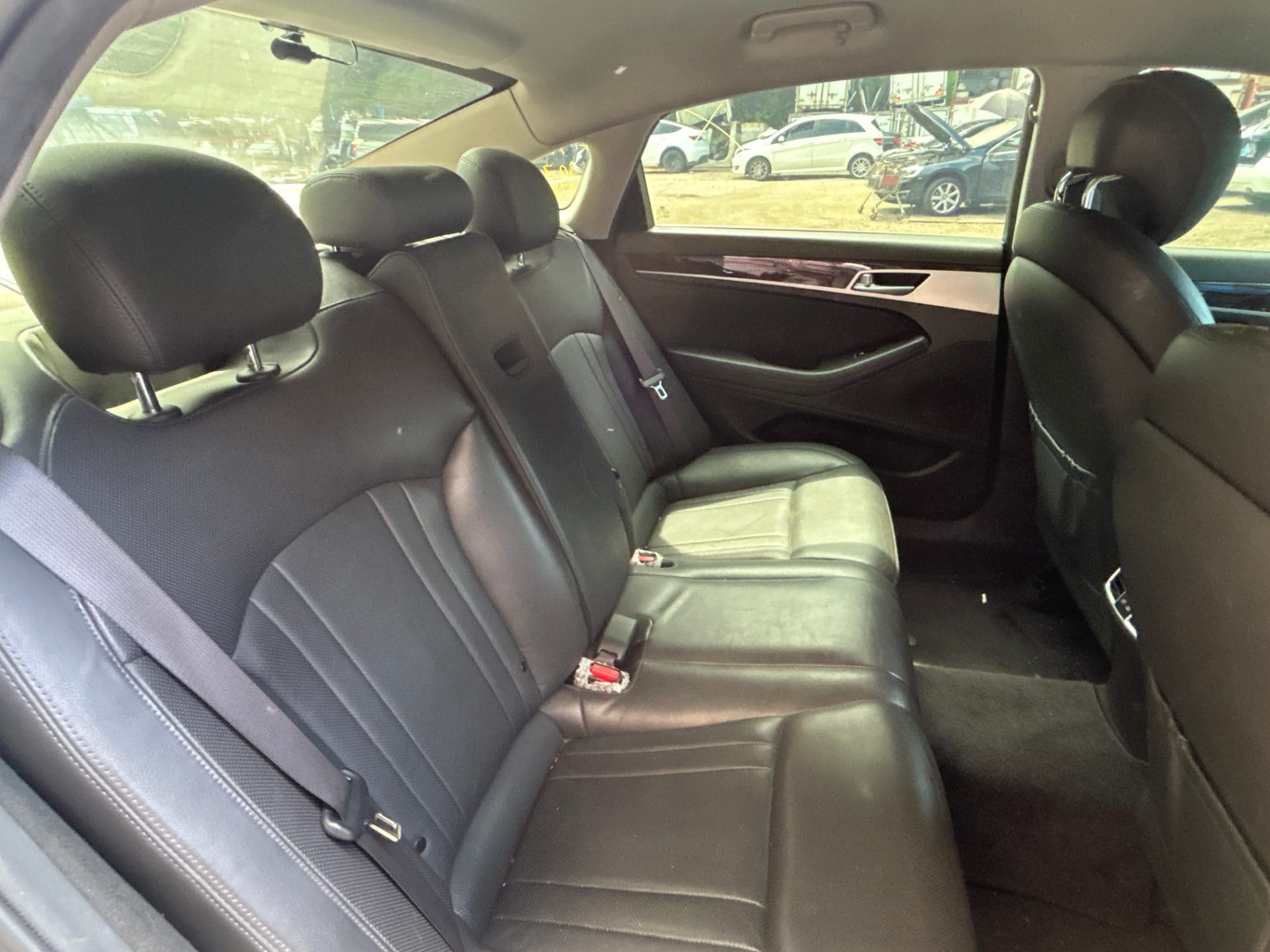 2016 Genesis DH G330 (S/N: 089639) 26