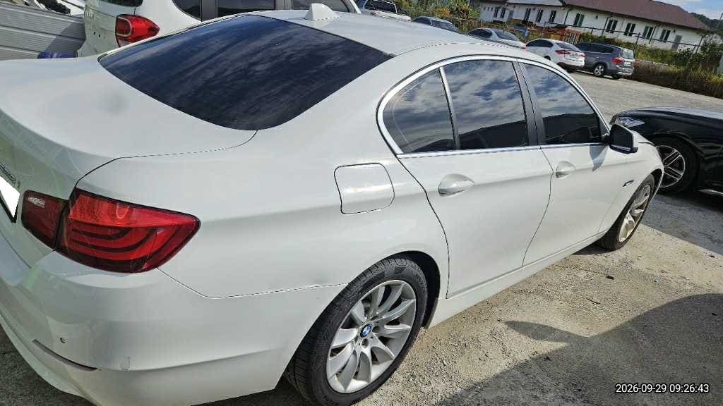 2013 BMW 5 Series (F10) 528i (W42990) pre-producted 4