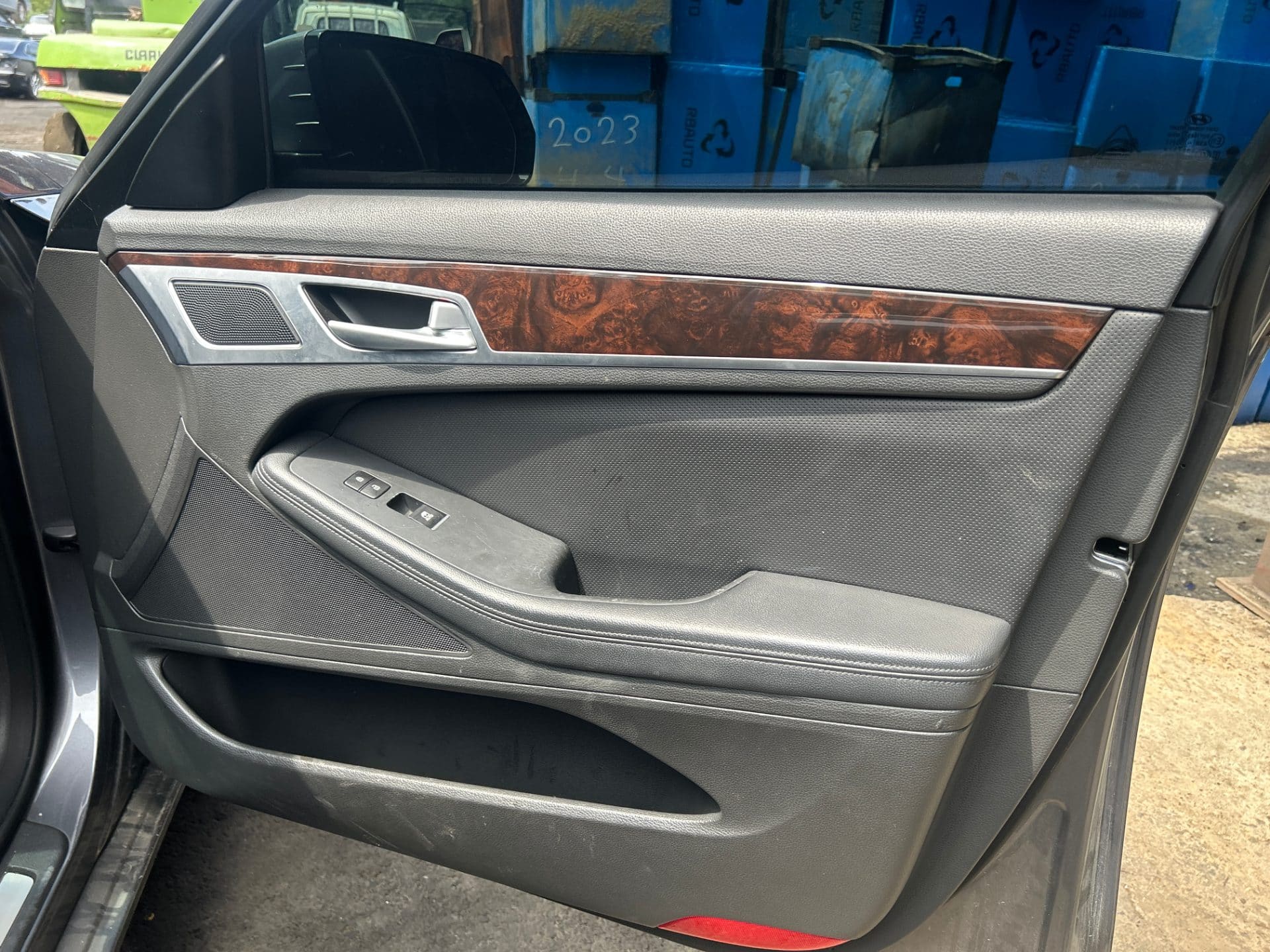2016 Genesis DH G330 (S/N: 089639) 27
