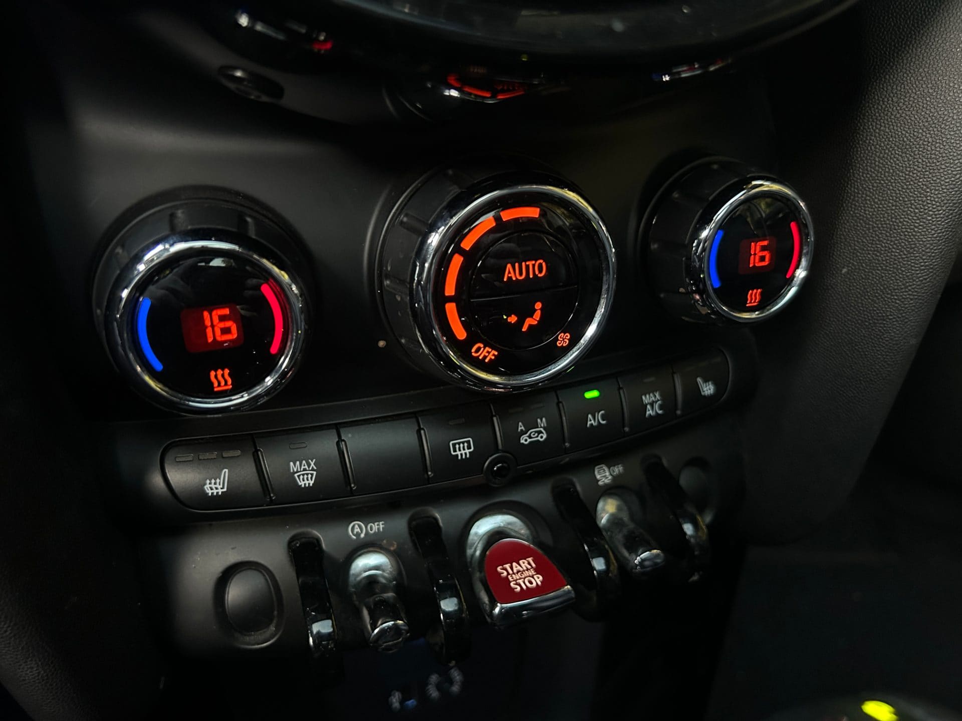 2015 Mini Cooper 5-door (S/N: B05592) 46