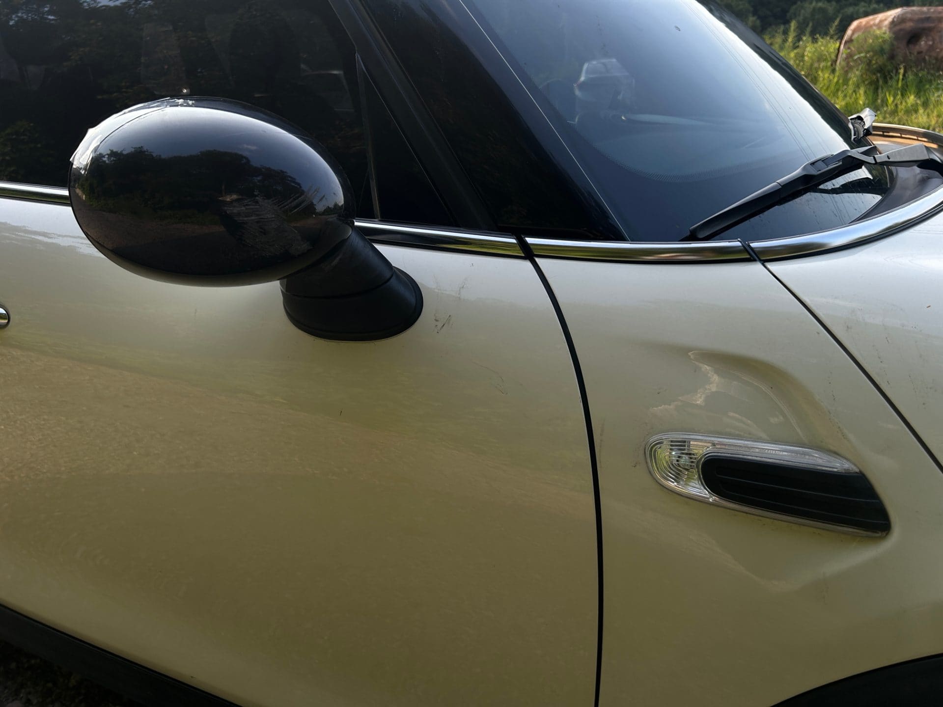 2015 Mini Cooper 5-door (S/N: B05592) 19