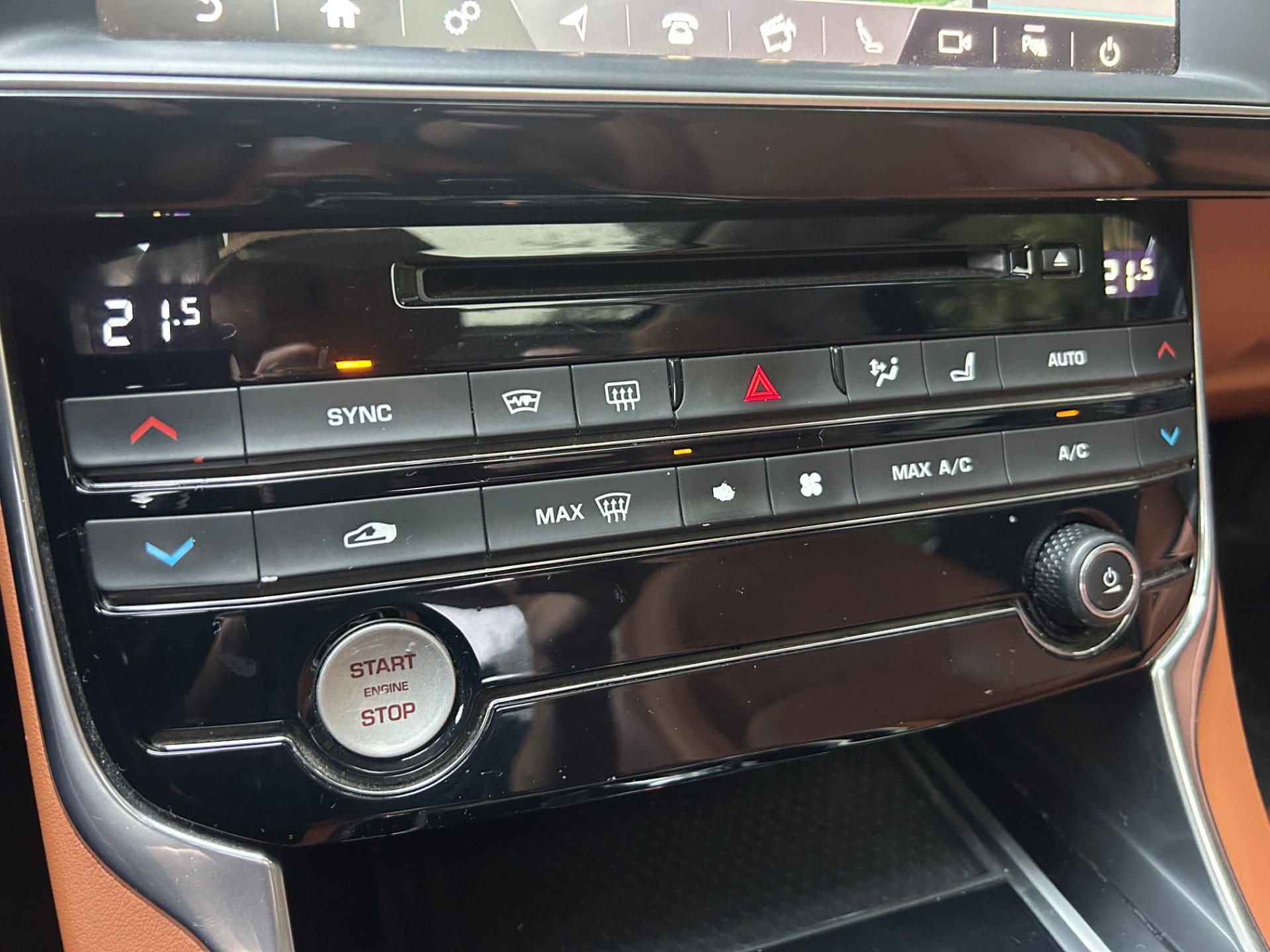 2018 Jaguar XE 2.0D (S/N: P24131) 55