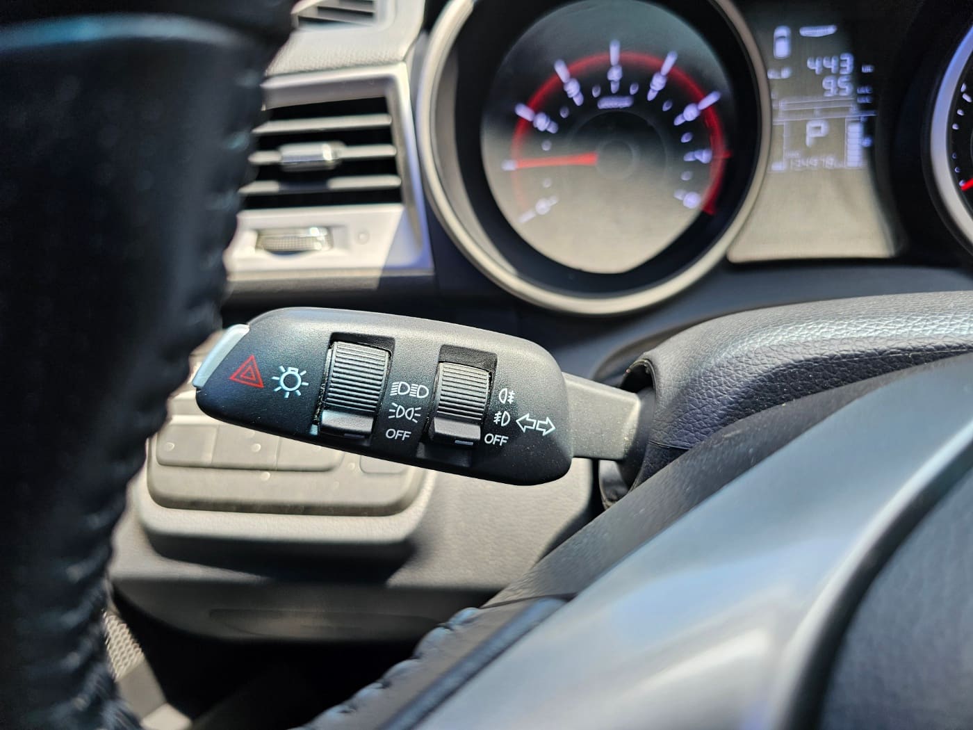 2016 KGM Tivoli Gasoline 2WD 1.6 (S/N: 036953) 33