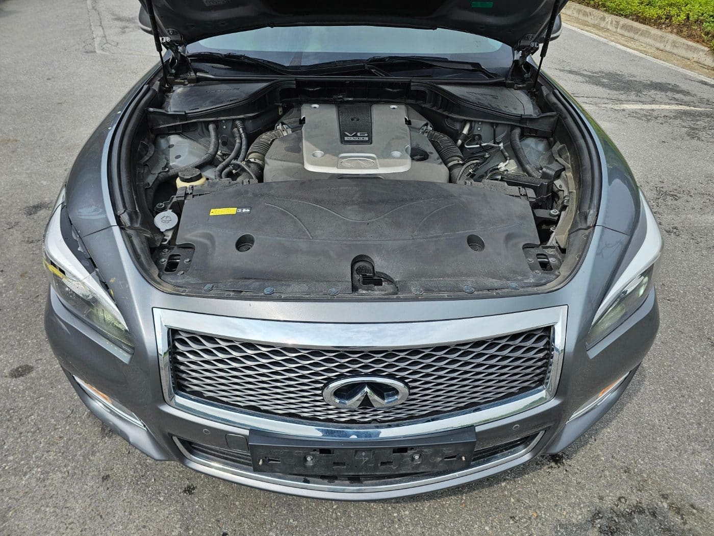 2016 Infiniti Q70 3.7 (S/N: 580214) 24