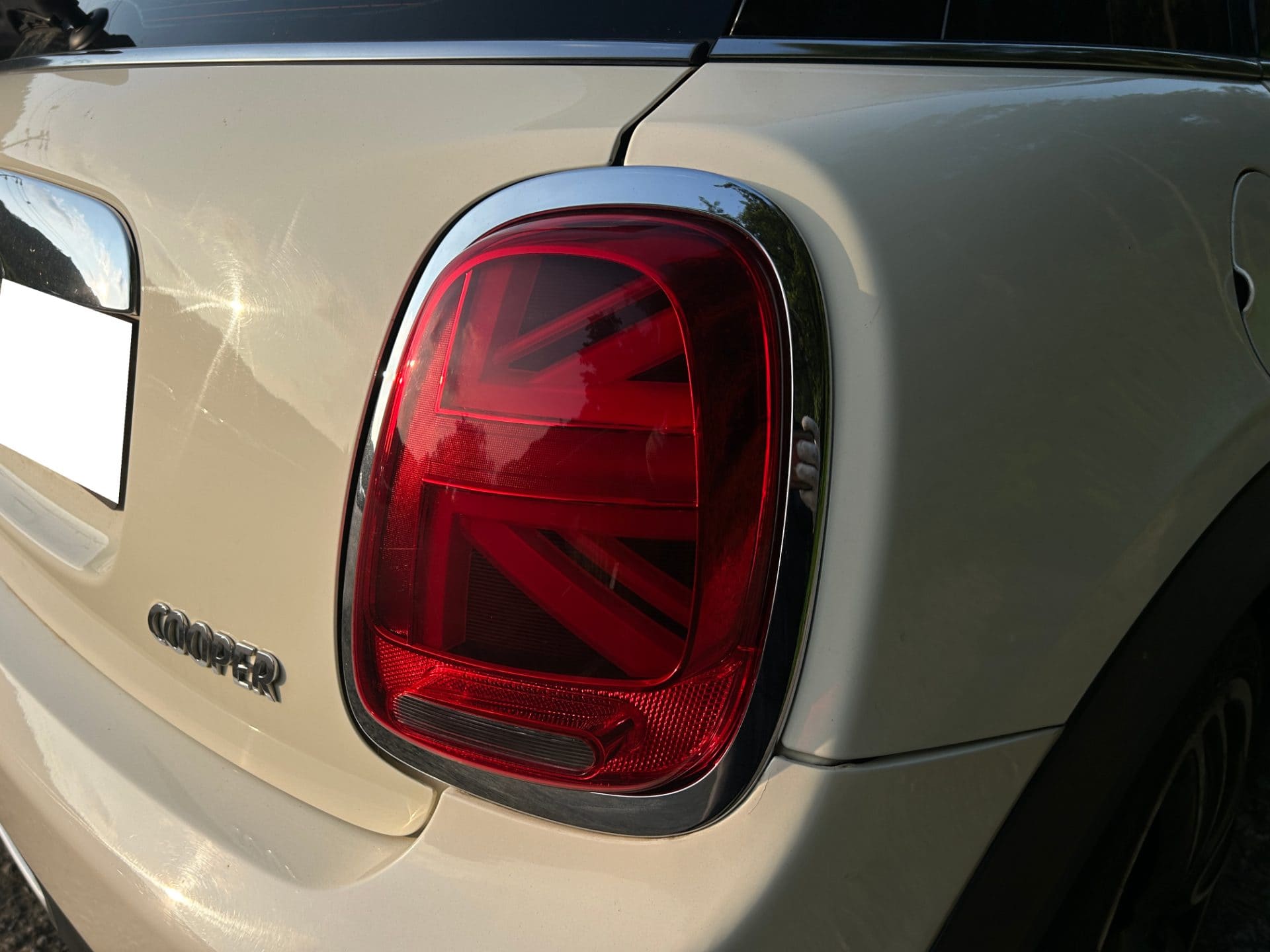 2015 Mini Cooper 5-door (S/N: B05592) 10