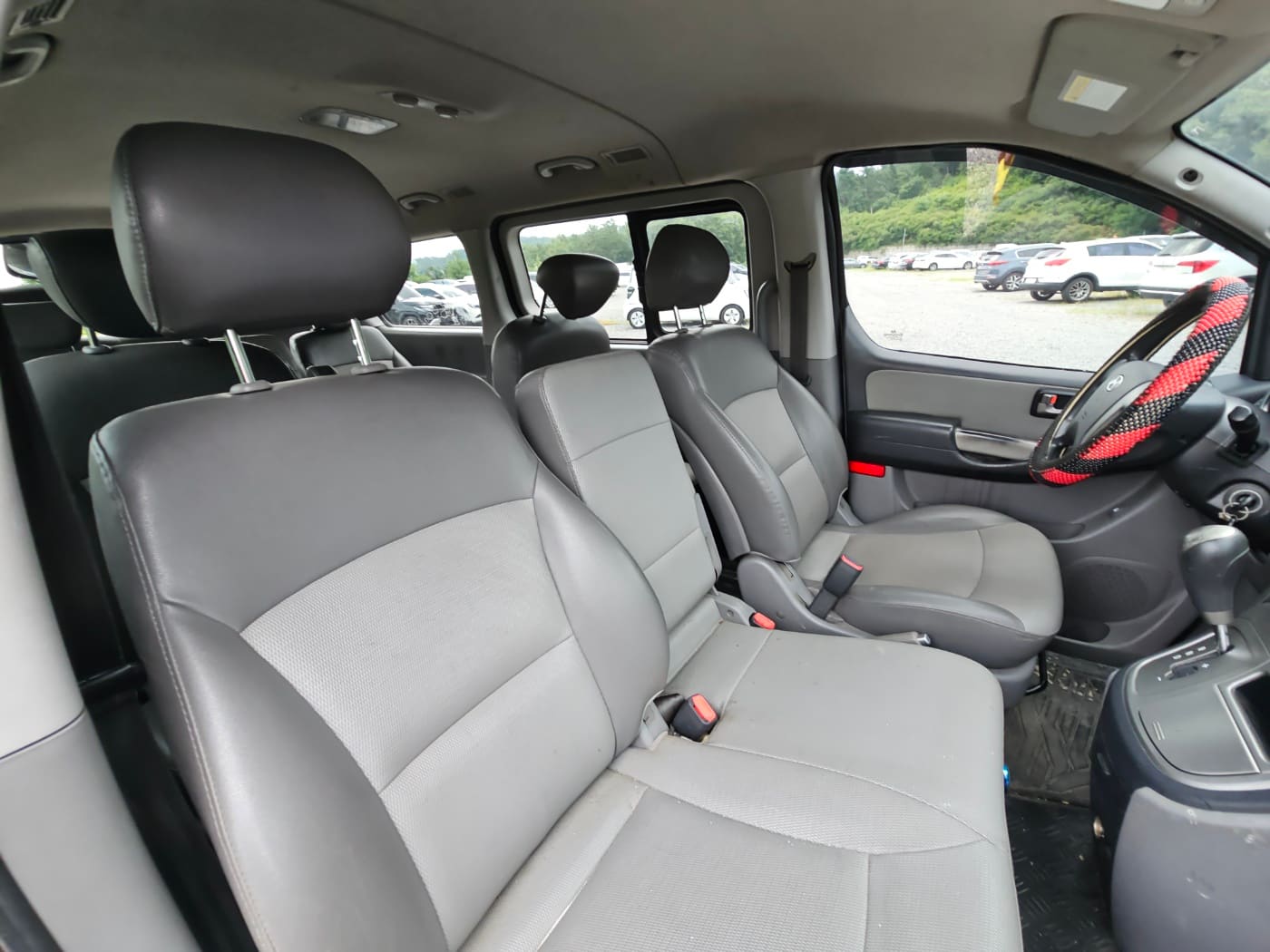 2011 Hyundai Grand Starex 12seats CVX (S/N: 367941) 48