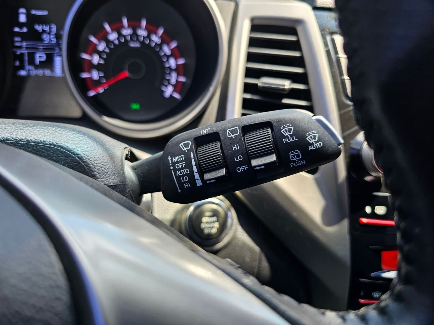 2016 KGM Tivoli Gasoline 2WD 1.6 (S/N: 036953) 34
