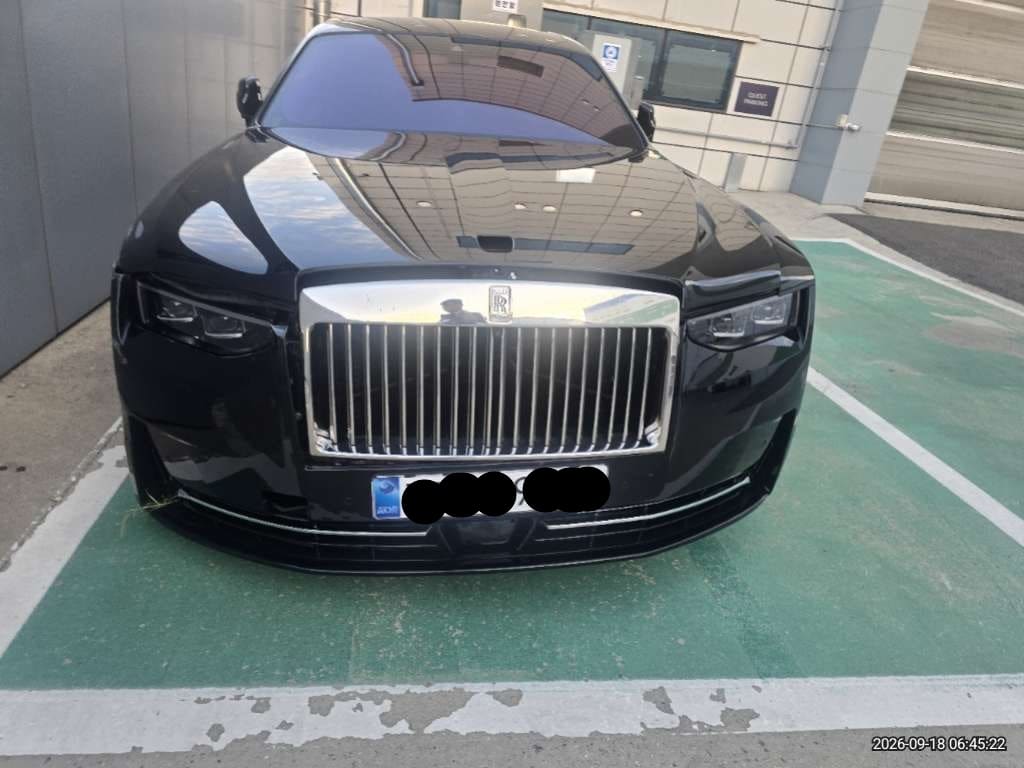 2026 Rolls-Royce Ghost 6.7 V12