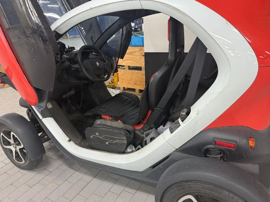 2018 Renault Twizy EV Intens (069434) pre-producted 3
