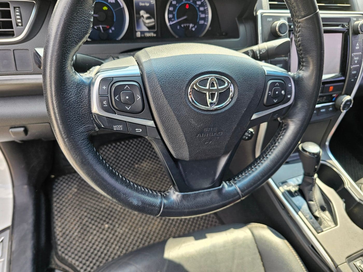 2016 Toyota New Camry Hybrid XLE (S/N: 186463) 40