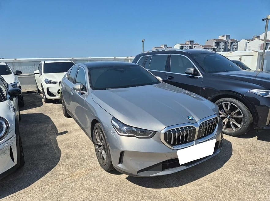 2026 BMW  5 Series (G60) 520i (S/N: X83870) [RB Auction]