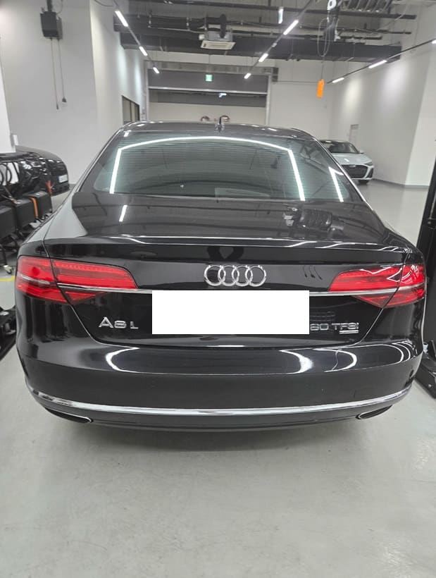 2015 Audi New A8 60 TFSI Quattro (005194) pre-producted 2