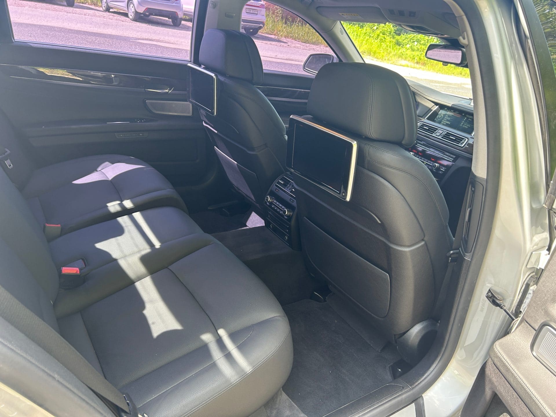 2014 BMW 7 Series (F01) 750 Li xDrive (S/N: 185185) 32