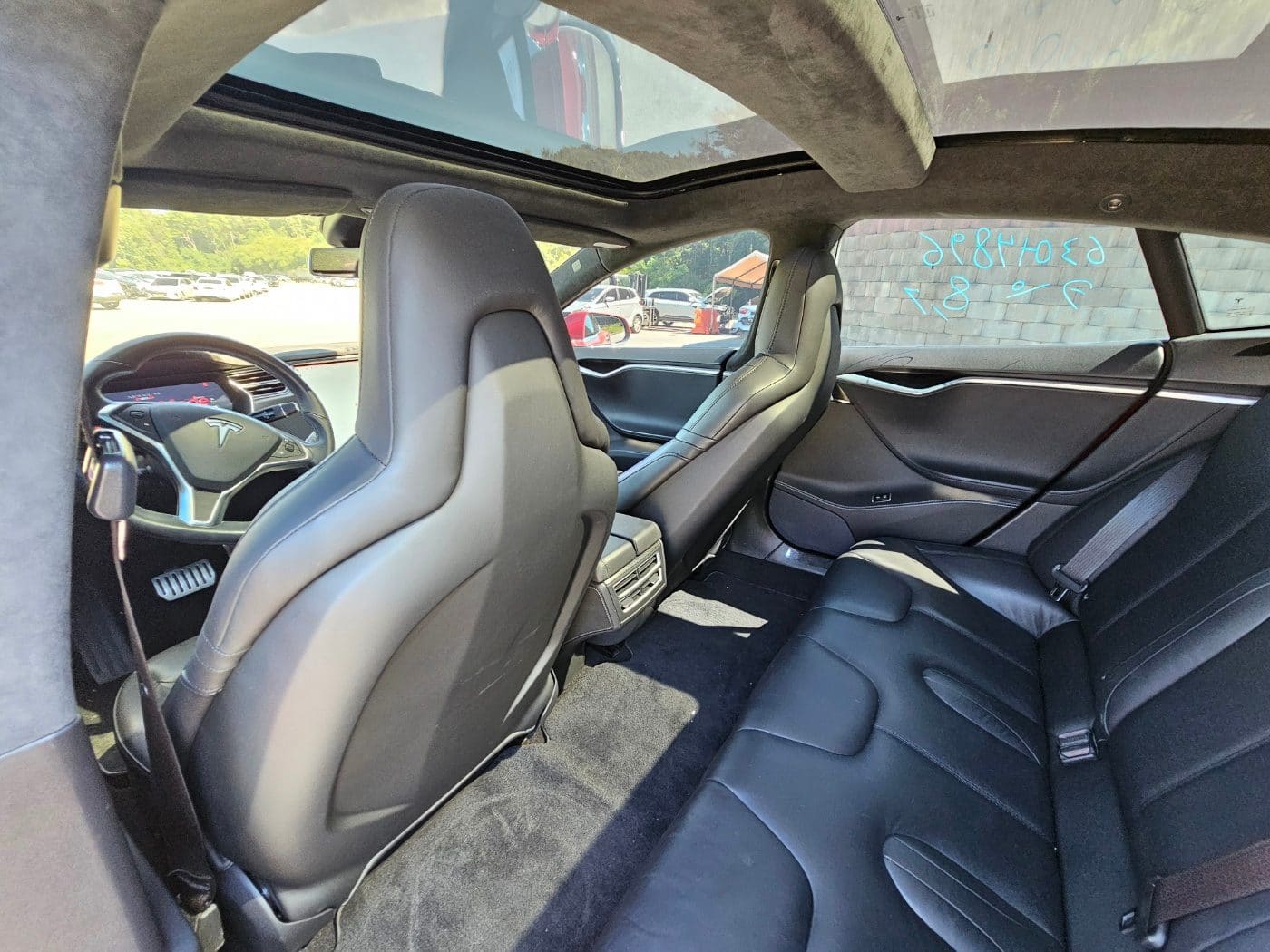 2014 Tesla Model S Performance (S/N: P63705) 28