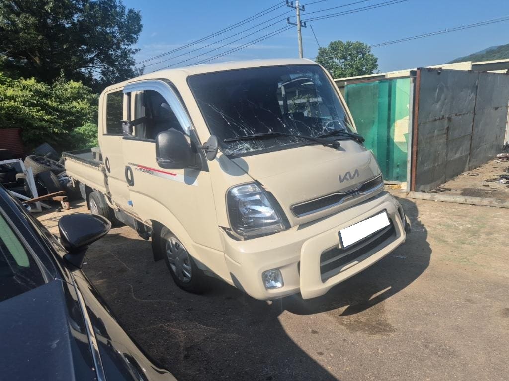 2023 Kia The New Bongo 3 1.0-ton Double Cab GLS (S/N: 713689) [RB Auction]