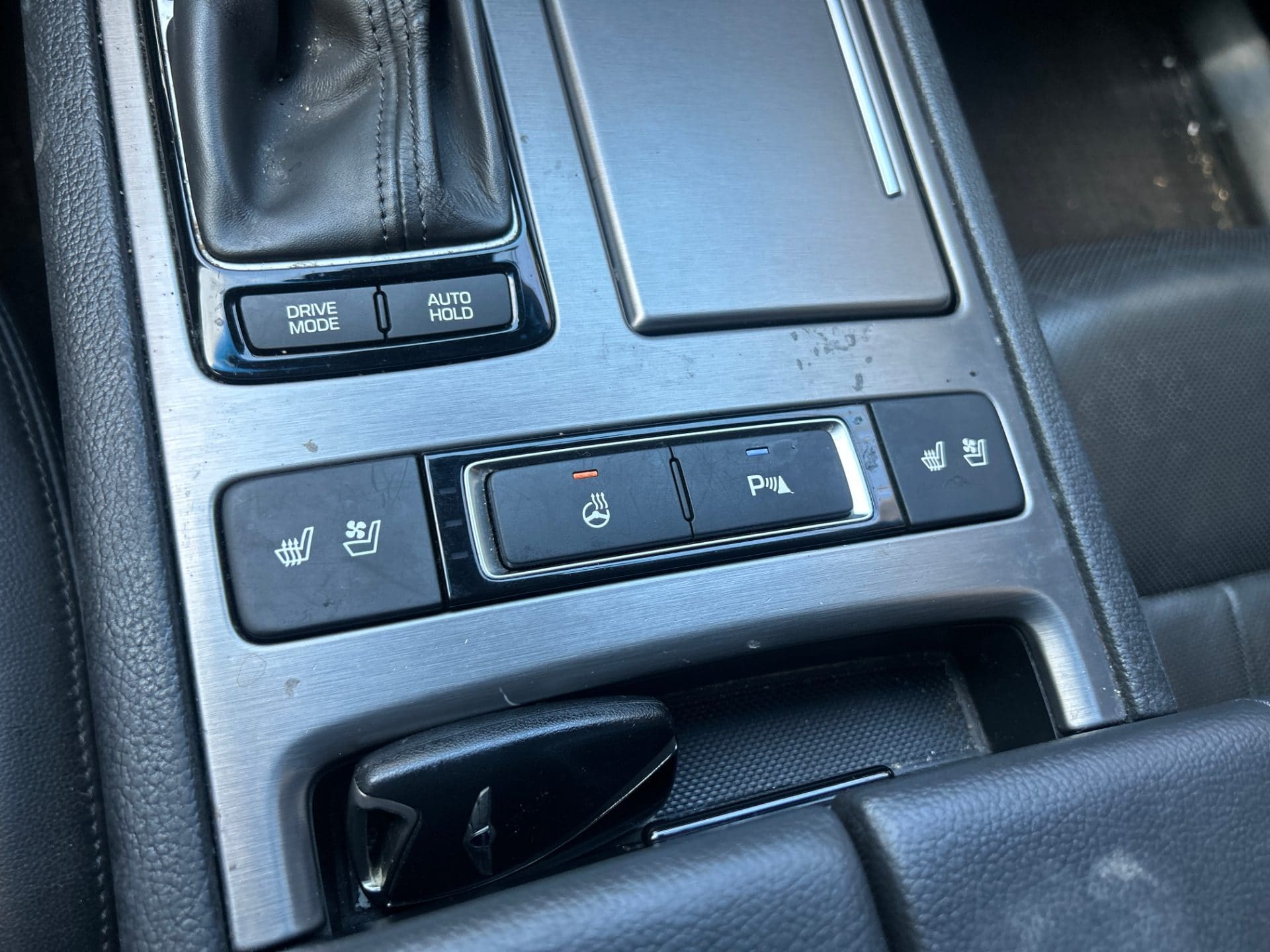 2016 Genesis DH G330 (S/N: 089639) 44