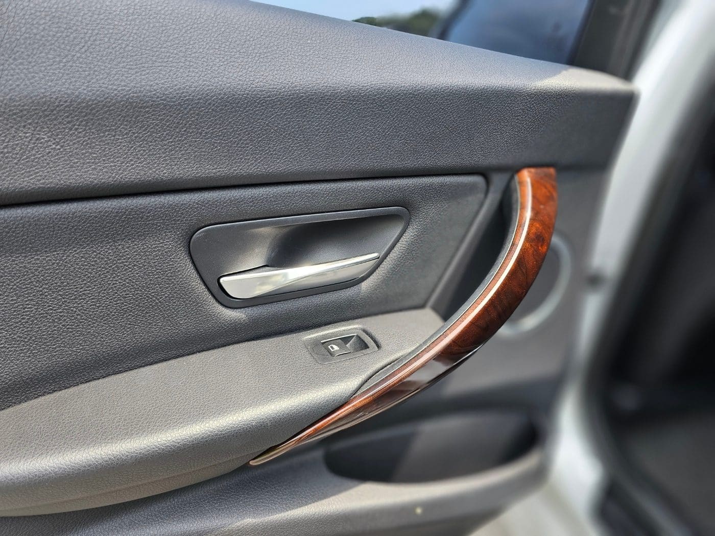2014 BMW 3 Series (F30) 320i (S/N: 093911) 26