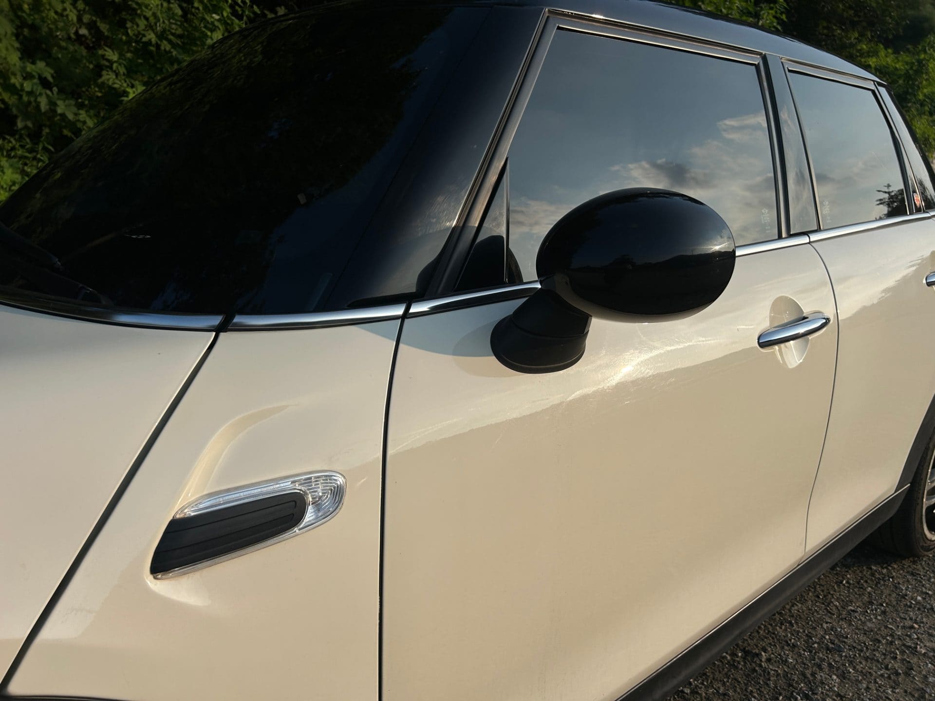 2015 Mini Cooper 5-door (S/N: B05592) 18