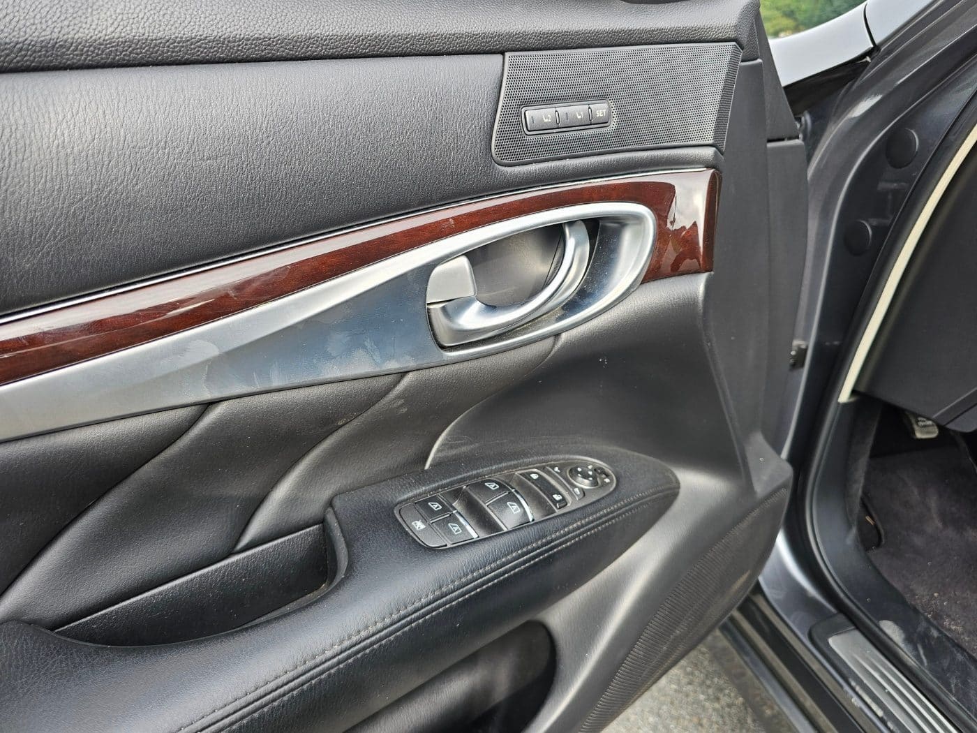 2016 Infiniti Q70 3.7 (S/N: 580157) 36