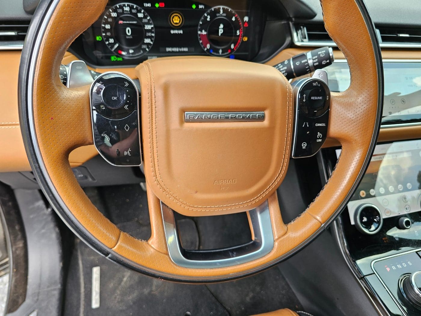 2018 Land Rover Range Rover Velar 3.0 D300 R-Dynamic (S/N: 770060) 43