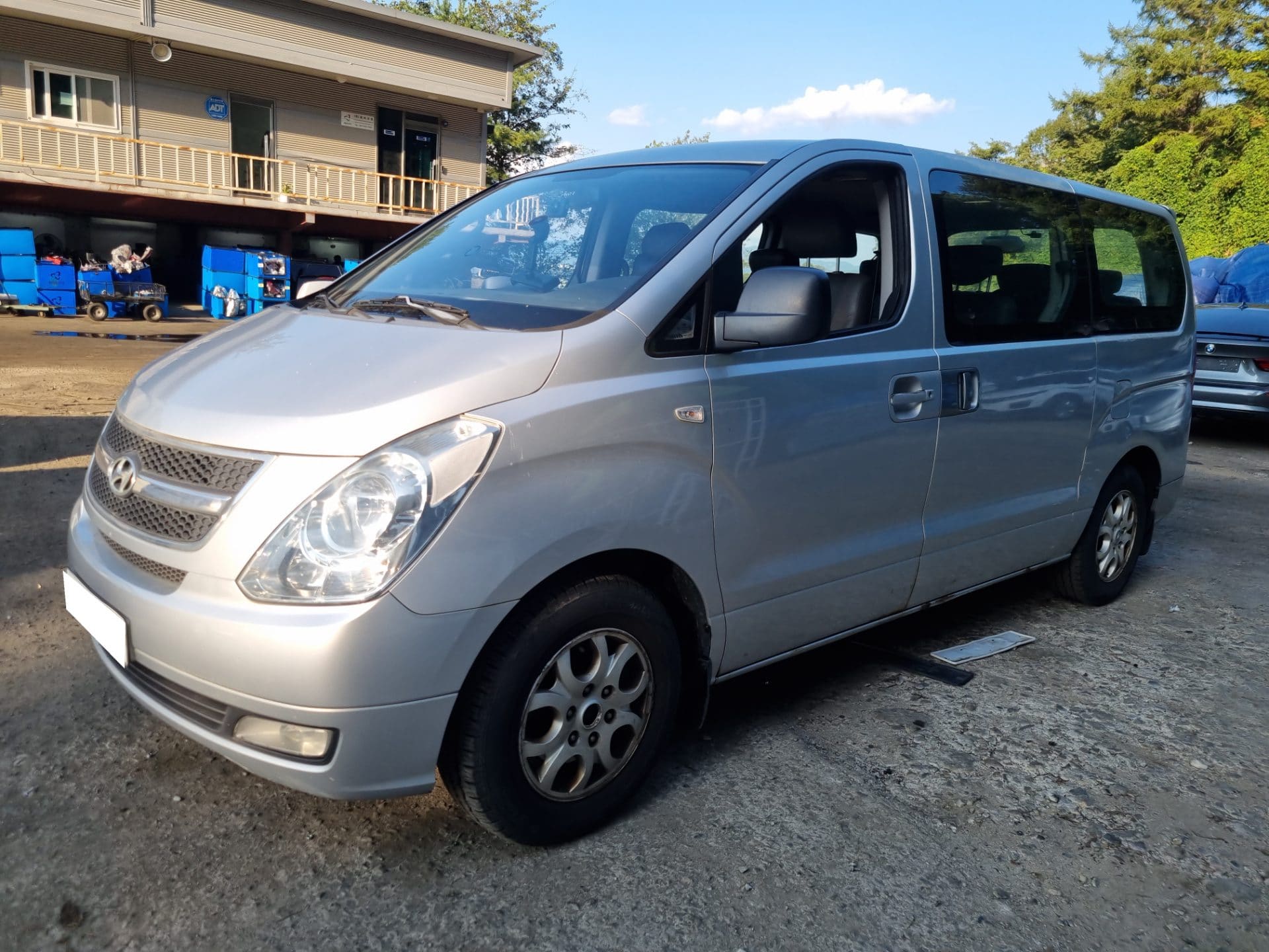 2010 Hyundai Grand Starex Wagon CVX (199869) pre-producted 1