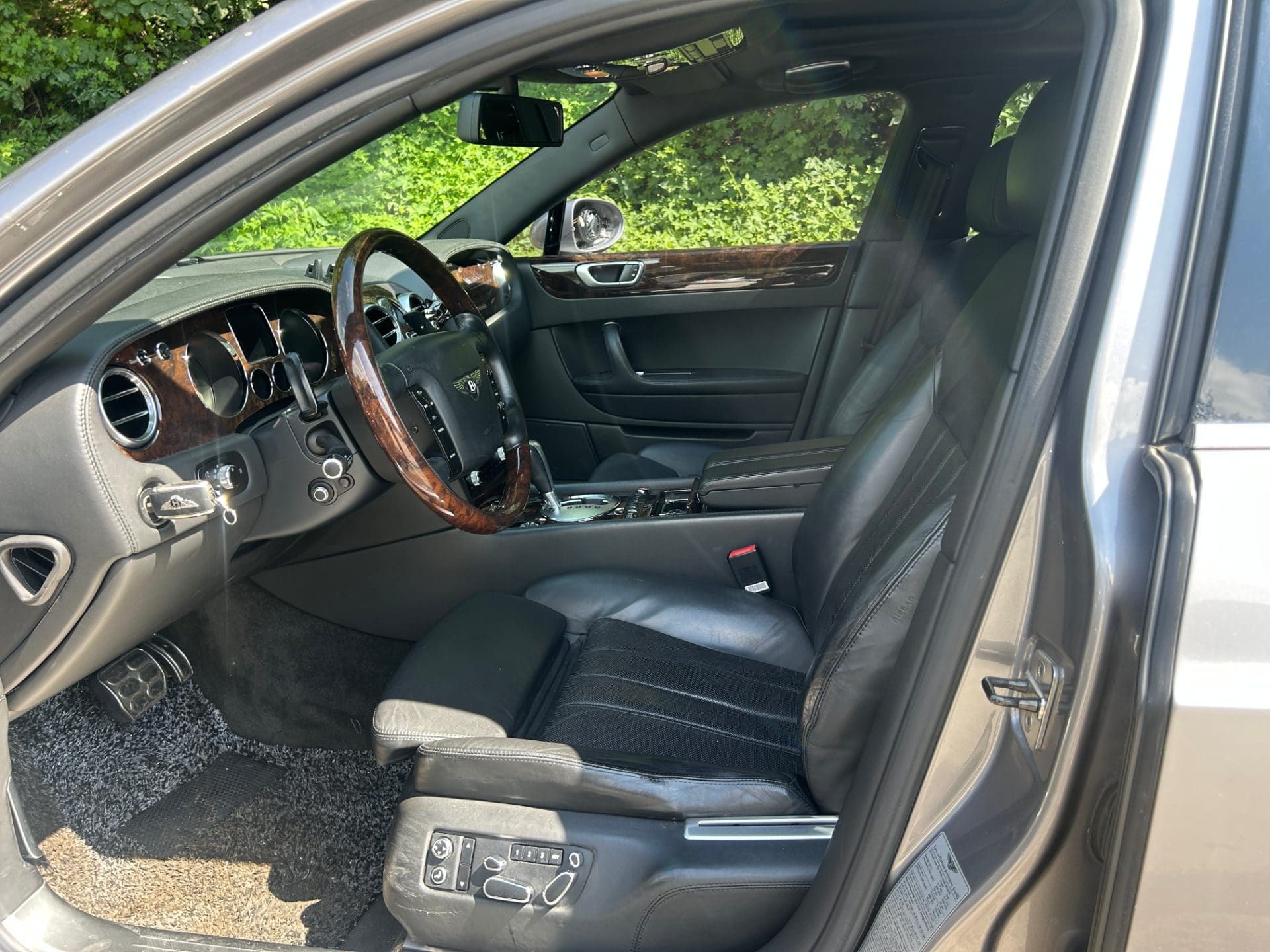 2007 Bentley Continental Flying Spur (S/N: 049897) 43