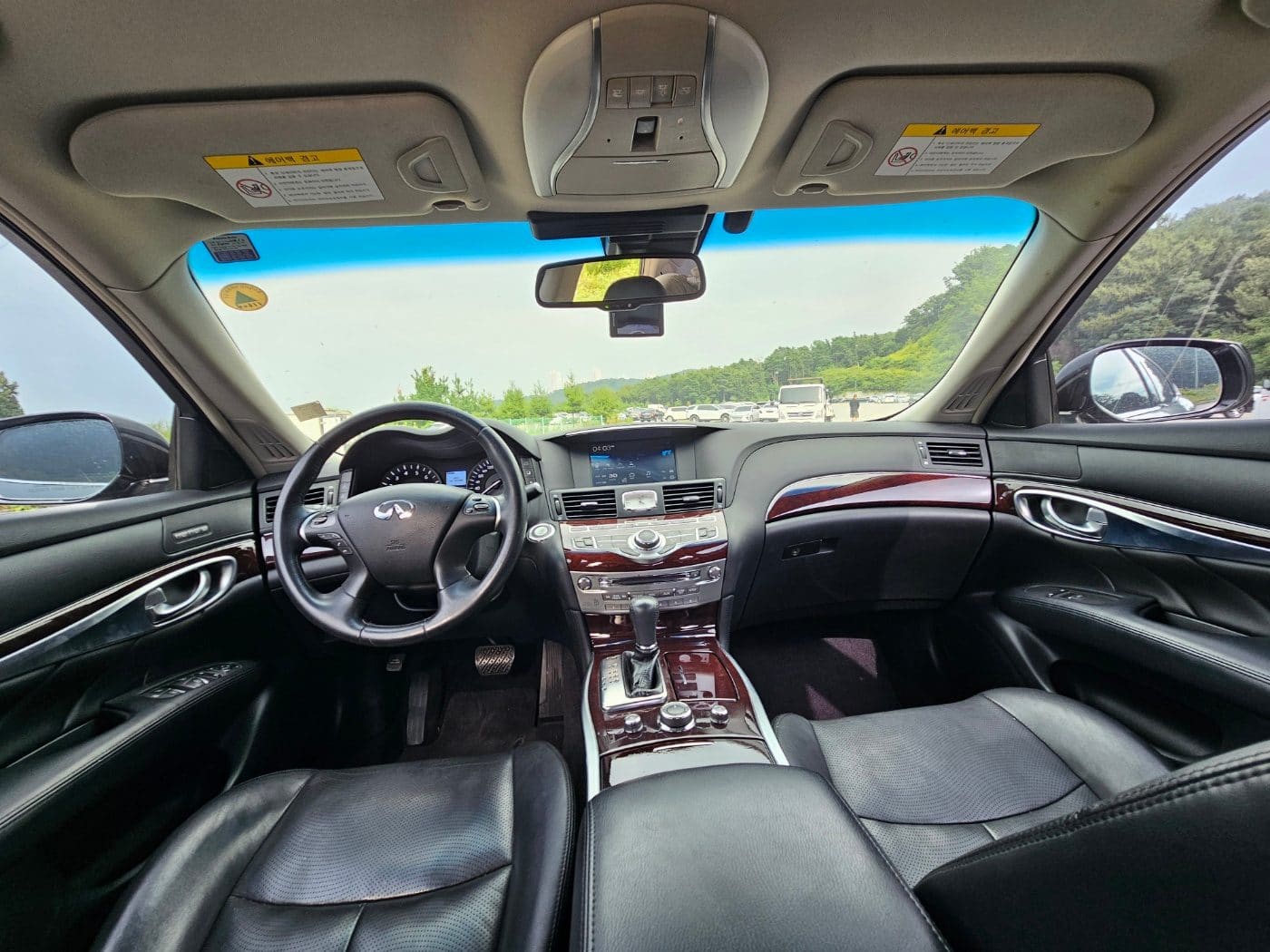 2016 Infiniti Q70 3.7 (S/N: 580157) 32