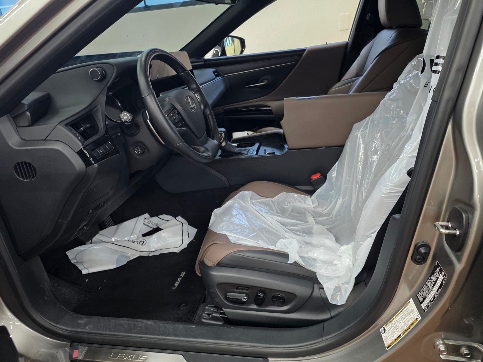 2025 Lexus ES300h 7th Gen (023201) pre-producted 9