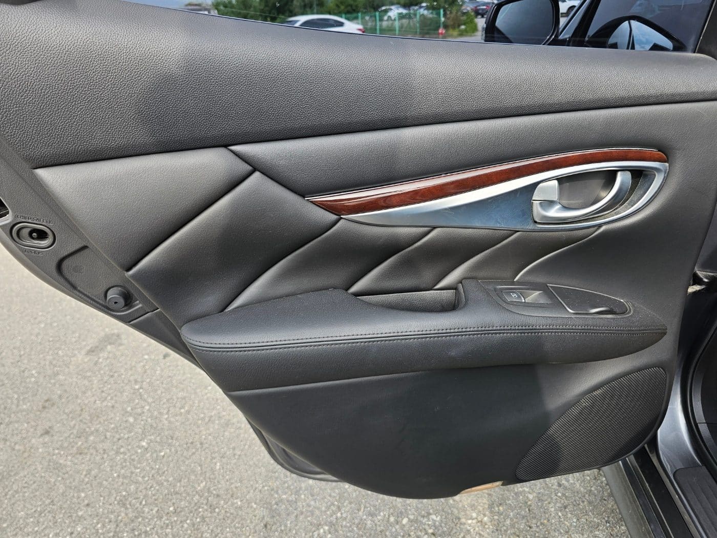 2016 Infiniti Q70 3.7 (S/N: 580157) 25